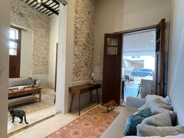 CASA COLONIAL Y CONTEMPORANEA EN EL CENTRO IDEAL PARA HOSPEDAJE