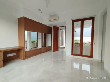 Jual Rumah 4 BR di Cilandak Jakarta Selatan