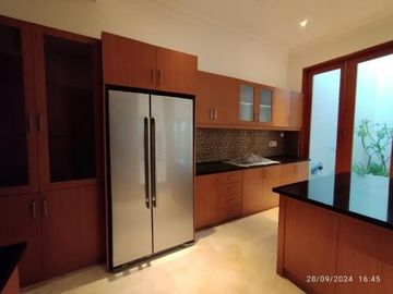Jual Rumah 4 BR di Cilandak Jakarta Selatan
