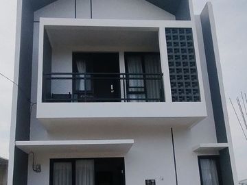 Jual Rumah MURAH Di Ngamprah Padalarang Bandung Barat Sisa 1 Unit HOOK Dkt Stasiun Dan Tol 2Lt 3KT