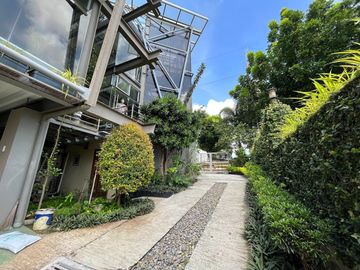 FOR SALE 5 Storey House and Lot located at Manila Southwoods Residential Estate, Carmona, Cavite