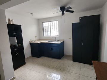 En Venta Casa de 2 Niveles, con remodelada en la Colonia Misión de Fundadores  , Apodaca, N.L