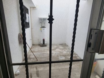 En Venta Casa de 2 Niveles, con remodelada en la Colonia Misión de Fundadores  , Apodaca, N.L