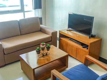 Ready for occupied Studio type condo in 8 Newtown Boulevard | Best Realtor