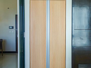 Ready for occupied Studio type condo in 8 Newtown Boulevard | Best Realtor