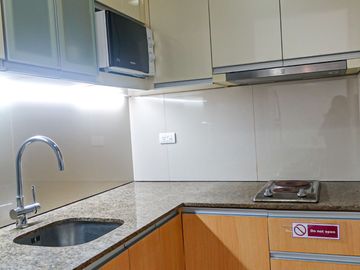 Ready for occupied Studio type condo in 8 Newtown Boulevard | Best Realtor