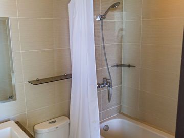 Ready for occupied Studio type condo in 8 Newtown Boulevard | Best Realtor