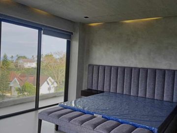 For Sale: Massive Minimalist Industrial Vacation House with Overlooking Taal View located in Metro Tagaytay