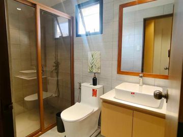 For Sale: 𝐁𝐫𝐚𝐧𝐝𝐧𝐞𝐰 𝐌𝐨𝐝𝐞𝐫𝐧 𝐓𝐫𝐨𝐩𝐢𝐜𝐚𝐥 𝐈𝐧𝐬𝐩𝐢𝐫𝐞𝐝 𝐇𝐨𝐮𝐬𝐞 𝐰𝐢𝐭𝐡 𝐏𝐨𝐨𝐥 located 𝐢𝐧 𝐒𝐢𝐥𝐚𝐧𝐠 𝐂𝐚𝐯𝐢𝐭𝐞, 𝐛𝐨𝐮