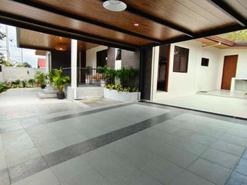 For Sale: 𝐁𝐫𝐚𝐧𝐝𝐧𝐞𝐰 𝐌𝐨𝐝𝐞𝐫𝐧 𝐓𝐫𝐨𝐩𝐢𝐜𝐚𝐥 𝐈𝐧𝐬𝐩𝐢𝐫𝐞𝐝 𝐇𝐨𝐮𝐬𝐞 𝐰𝐢𝐭𝐡 𝐏𝐨𝐨𝐥 located 𝐢𝐧 𝐒𝐢𝐥𝐚𝐧𝐠 𝐂𝐚𝐯𝐢𝐭𝐞, 𝐛𝐨𝐮