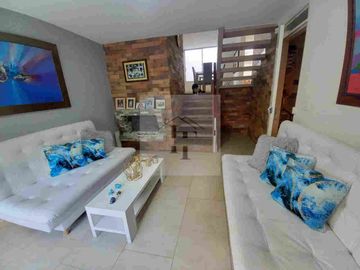 VENTA DE CASA SECTOR LAURELES