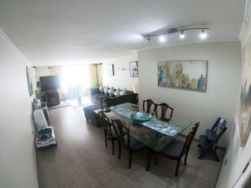 Oportunidad Unica: Hermoso depto. en Av Las Condes, a pasos de Av La Dehesa