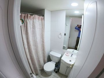 Oportunidad Unica: Hermoso depto. en Av Las Condes, a pasos de Av La Dehesa