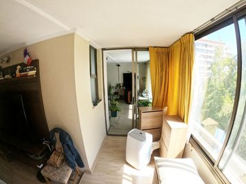 Oportunidad Unica: Hermoso depto. en Av Las Condes, a pasos de Av La Dehesa