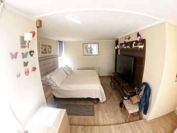 Oportunidad Unica: Hermoso depto. en Av Las Condes, a pasos de Av La Dehesa