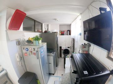 Oportunidad Unica: Hermoso depto. en Av Las Condes, a pasos de Av La Dehesa