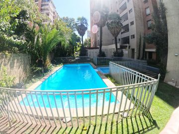 Oportunidad Unica: Hermoso depto. en Av Las Condes, a pasos de Av La Dehesa