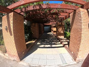 Oportunidad Unica: Hermoso depto. en Av Las Condes, a pasos de Av La Dehesa