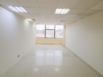 ¡Oportunidad Única! Venta De Local Comercial Multifuncional En Ubicación Estratégica