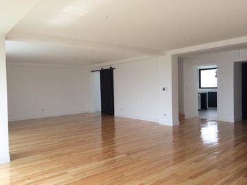 VENTA CASA MINIMALISTA SECTOR TACURI ENTRE NAYÓN Y TANDA CON PISCINA