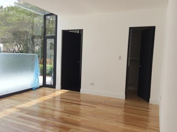 VENTA CASA MINIMALISTA SECTOR TACURI ENTRE NAYÓN Y TANDA CON PISCINA