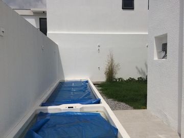 VENTA CASA MINIMALISTA SECTOR TACURI ENTRE NAYÓN Y TANDA CON PISCINA