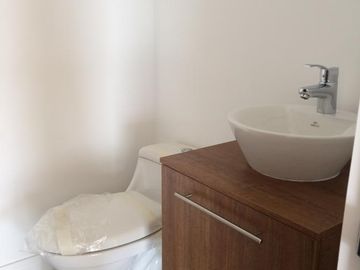 VENTA CASA MINIMALISTA SECTOR TACURI ENTRE NAYÓN Y TANDA CON PISCINA
