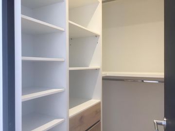 VENTA CASA MINIMALISTA SECTOR TACURI ENTRE NAYÓN Y TANDA CON PISCINA