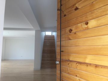 VENTA CASA MINIMALISTA SECTOR TACURI ENTRE NAYÓN Y TANDA CON PISCINA
