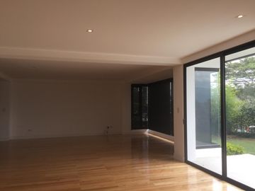 VENTA CASA MINIMALISTA SECTOR TACURI ENTRE NAYÓN Y TANDA CON PISCINA