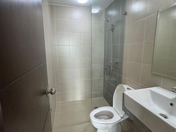 Noble Place Binondo Chinatown Manila - Brand New 2 Bedroom Unit with High End Appliances - Rush Sale!