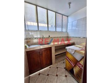 Venta De Local Comercial De 5 Pisos En Av. Universitaria Norte. San Martin De Porres