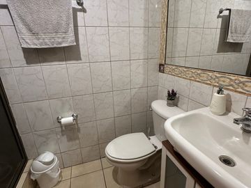 ¡Se Vende Casa en Chacra Santa Julia! 1.000 m², Piscina, Quincho y Más