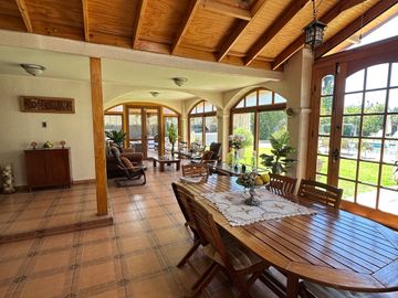 ¡Se Vende Casa en Chacra Santa Julia! 1.000 m², Piscina, Quincho y Más