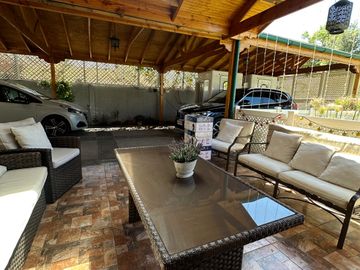 ¡Se Vende Casa en Chacra Santa Julia! 1.000 m², Piscina, Quincho y Más