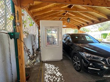 ¡Se Vende Casa en Chacra Santa Julia! 1.000 m², Piscina, Quincho y Más