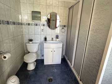 ¡Se Vende Casa en Chacra Santa Julia! 1.000 m², Piscina, Quincho y Más