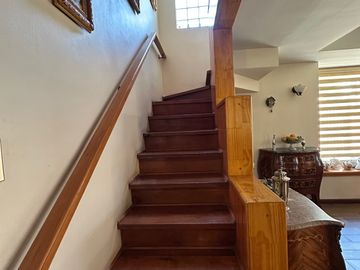 ¡Se Vende Casa en Chacra Santa Julia! 1.000 m², Piscina, Quincho y Más