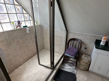 ¡Se Vende Casa en Chacra Santa Julia! 1.000 m², Piscina, Quincho y Más