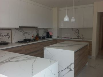 VENTA CASA - LA MARINA DE PUERTO CANCUN CON ACABADOS DE LUJO