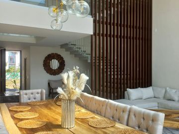 VENTA CASA - LA MARINA DE PUERTO CANCUN CON ACABADOS DE LUJO