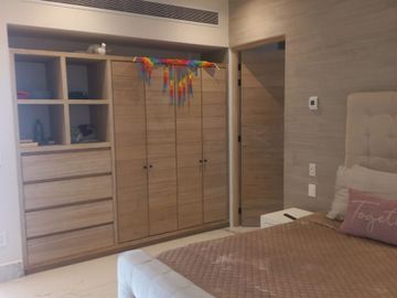 VENTA CASA - LA MARINA DE PUERTO CANCUN CON ACABADOS DE LUJO