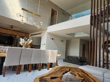VENTA CASA - LA MARINA DE PUERTO CANCUN CON ACABADOS DE LUJO