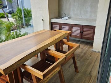 VENTA CASA - LA MARINA DE PUERTO CANCUN CON ACABADOS DE LUJO