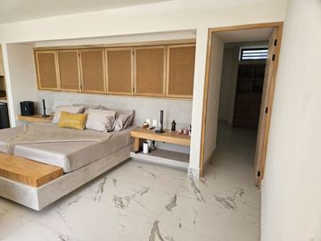 VENTA CASA - LA MARINA DE PUERTO CANCUN CON ACABADOS DE LUJO