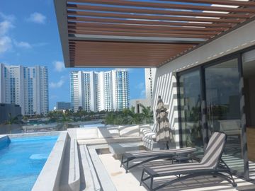 VENTA CASA - LA MARINA DE PUERTO CANCUN CON ACABADOS DE LUJO