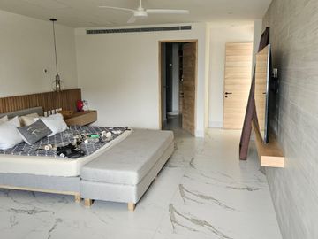 VENTA CASA - LA MARINA DE PUERTO CANCUN CON ACABADOS DE LUJO