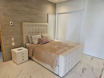VENTA CASA - LA MARINA DE PUERTO CANCUN CON ACABADOS DE LUJO