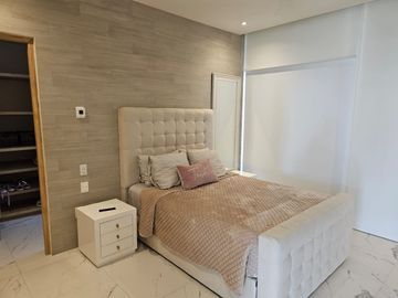 VENTA CASA - LA MARINA DE PUERTO CANCUN CON ACABADOS DE LUJO
