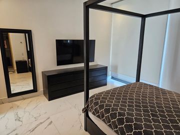 VENTA CASA - LA MARINA DE PUERTO CANCUN CON ACABADOS DE LUJO